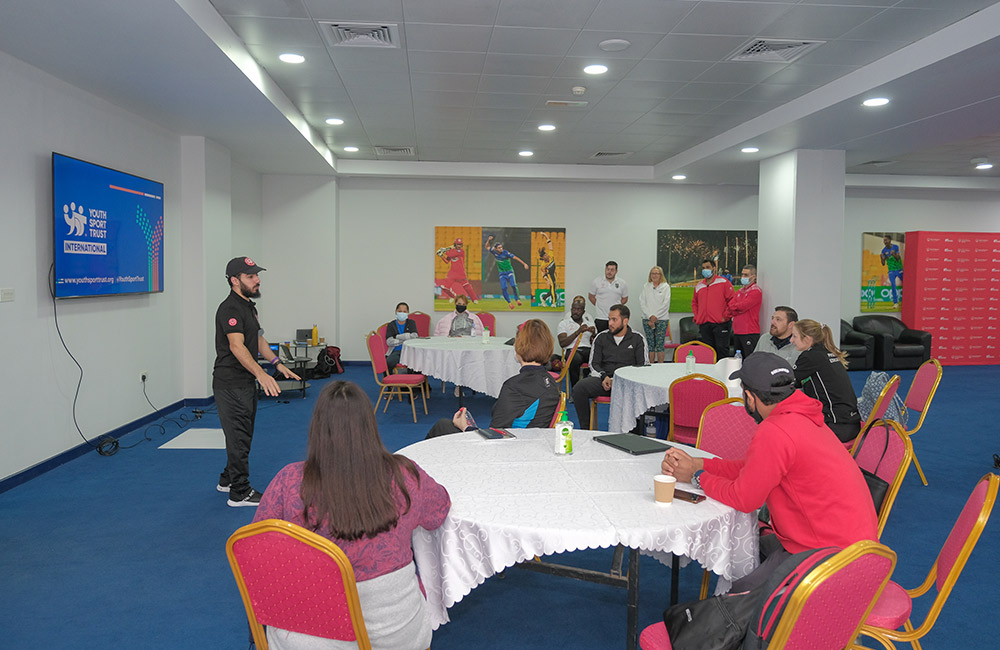  ورشة الرياضة الموحدة باللغة الانجليزية